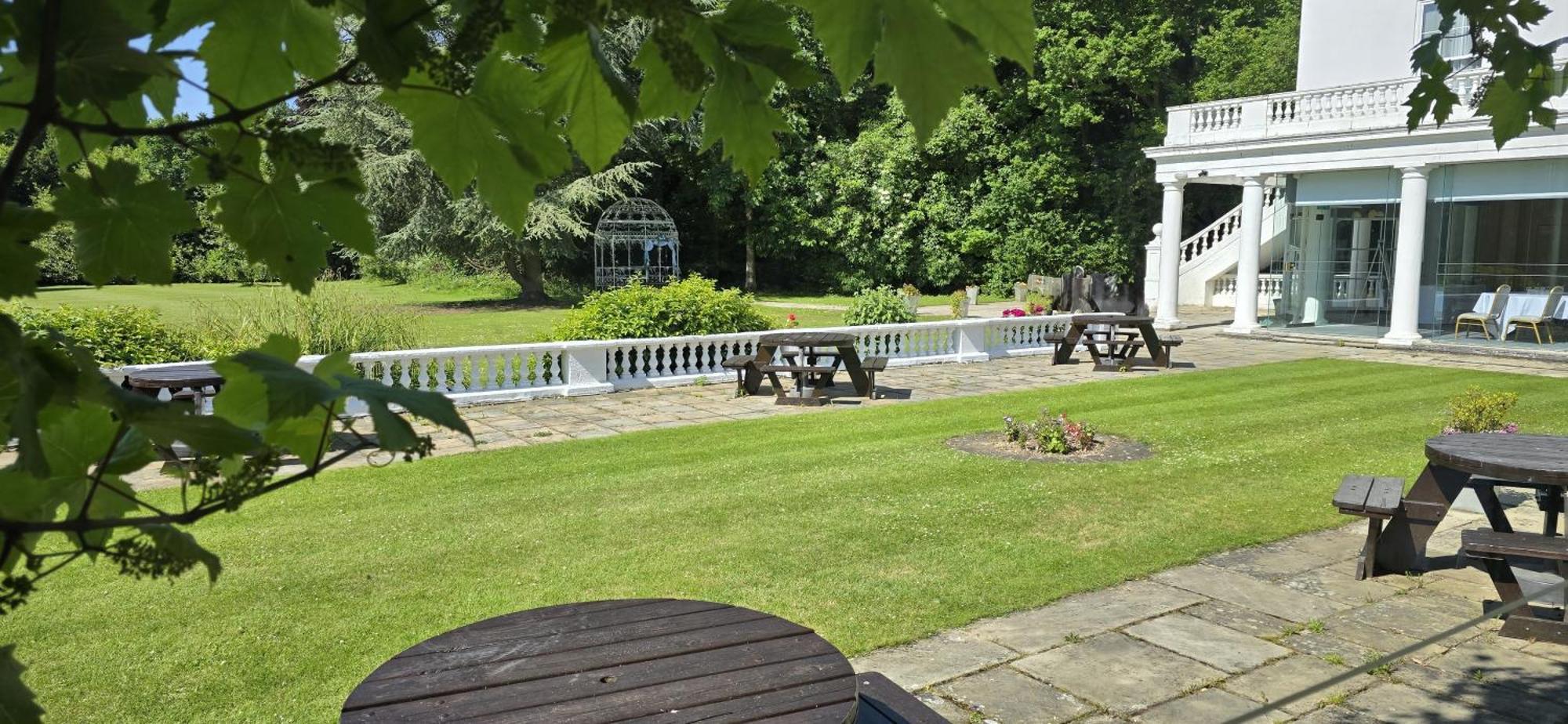 Manor Of Groves Hotel, Golf & Health Club Sawbridgeworth Exterior photo