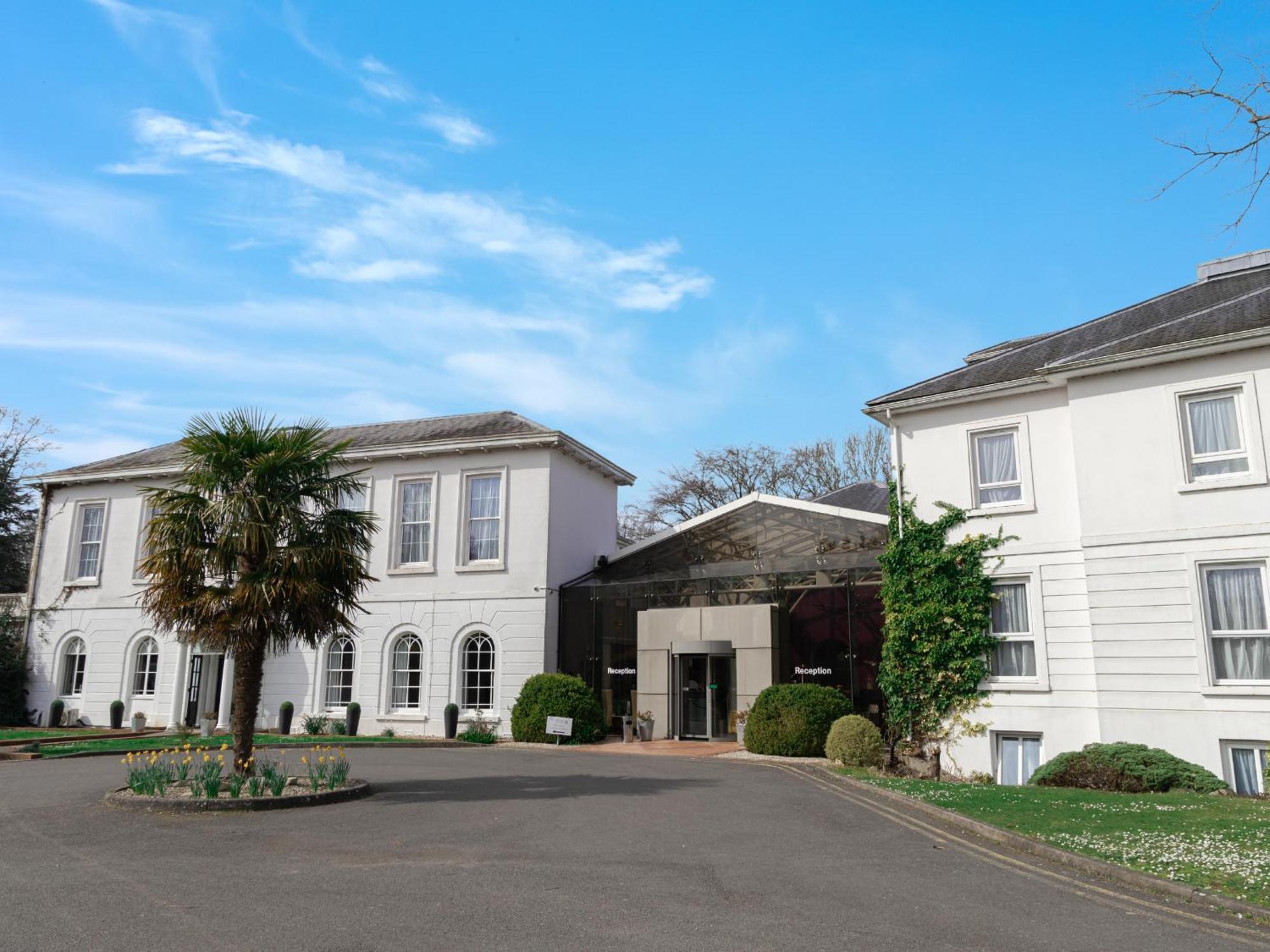 Manor Of Groves Hotel, Golf & Health Club Sawbridgeworth Exterior photo